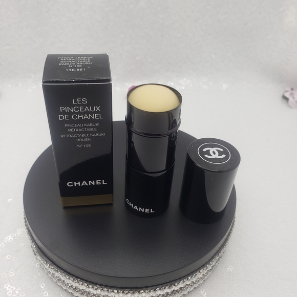 Chanel Retractable Kabuki Powder Brush N°108 - Picture 7 of 10